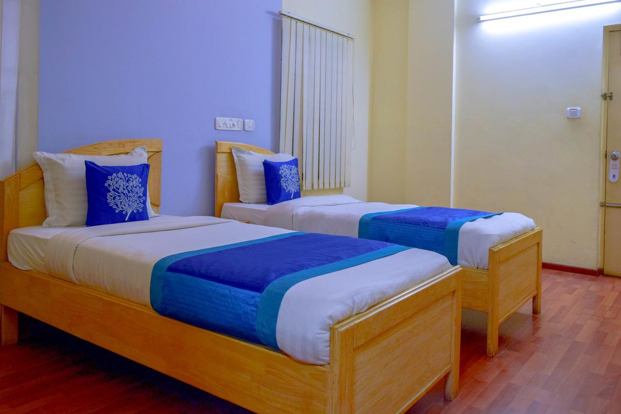 Oyo 5934 Lokaz Hotel Bangalore Buitenkant foto
