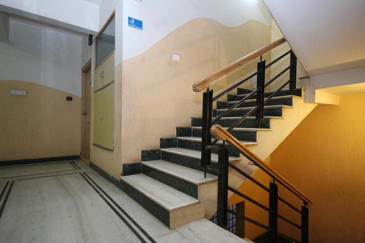 Oyo 5934 Lokaz Hotel Bangalore Buitenkant foto