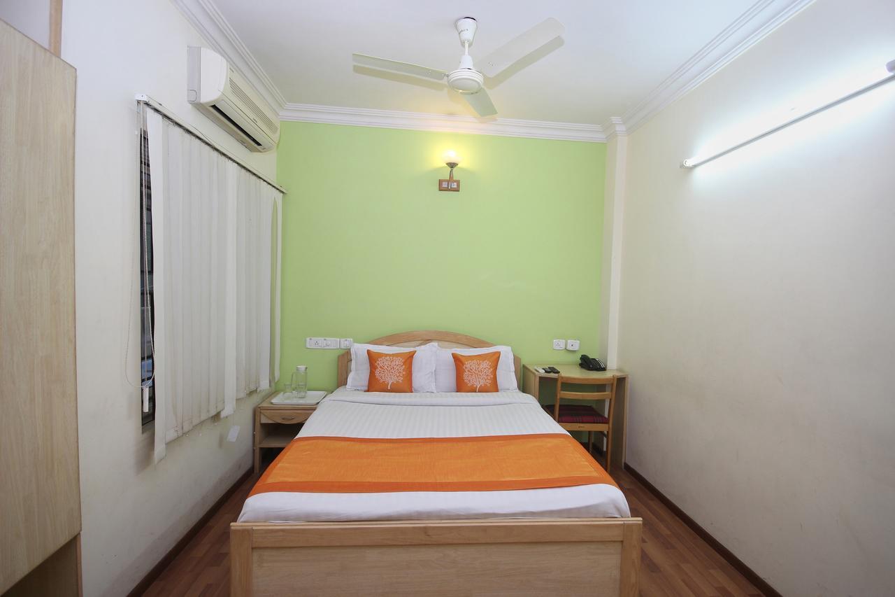 Oyo 5934 Lokaz Hotel Bangalore Buitenkant foto