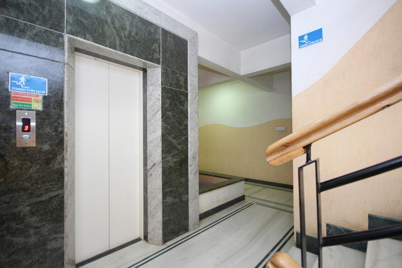 Oyo 5934 Lokaz Hotel Bangalore Buitenkant foto