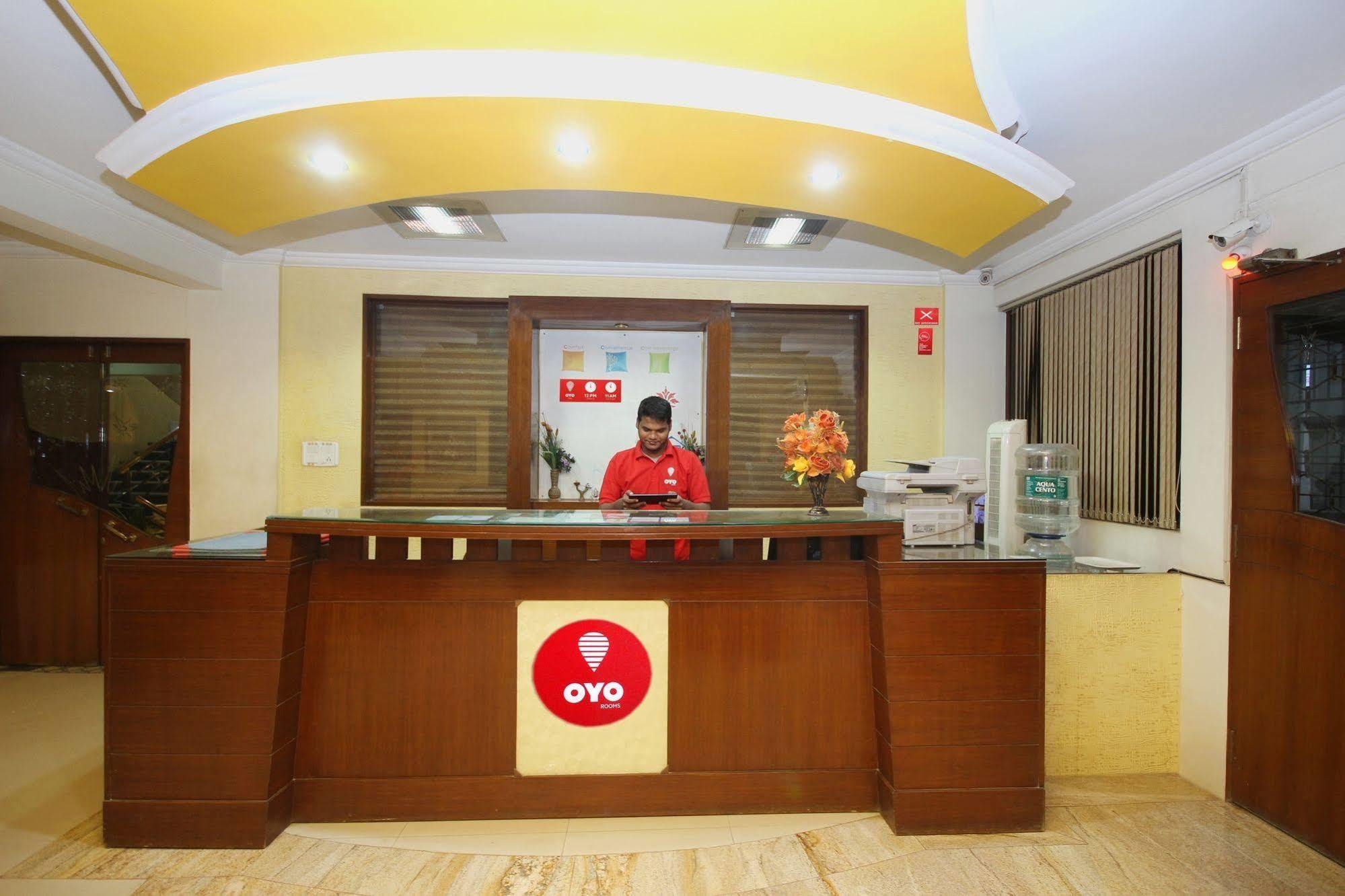 Oyo 5934 Lokaz Hotel Bangalore Buitenkant foto