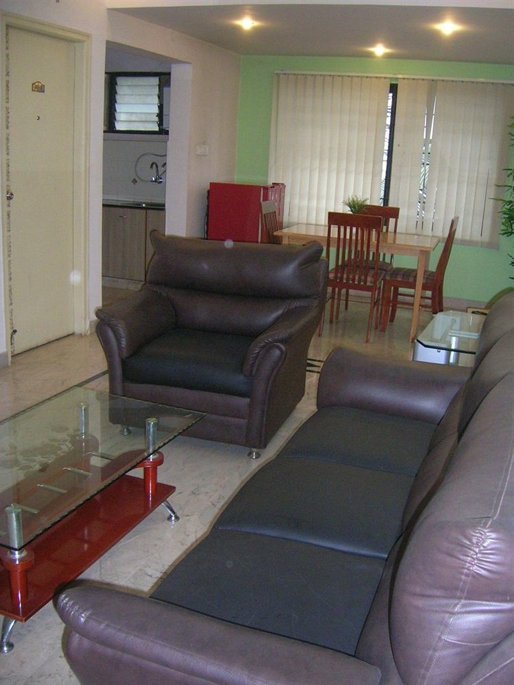 Oyo 5934 Lokaz Hotel Bangalore Buitenkant foto